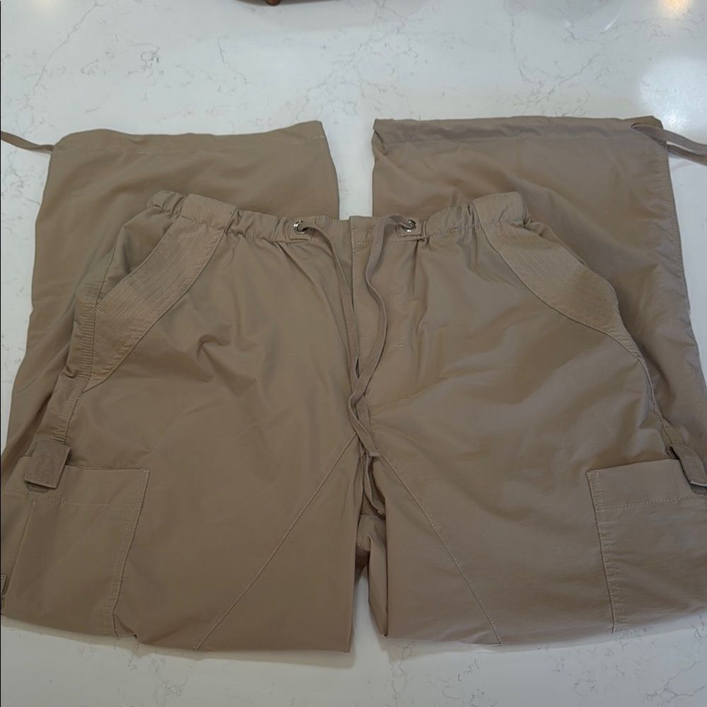 Oh Polly Oversized, Wide Leg, Parachute Cargo Pants.  Size Large.